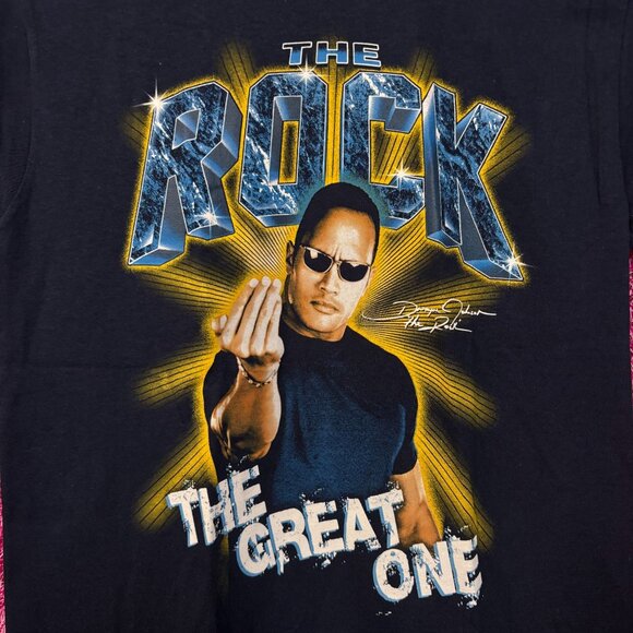 WWE Dwayne The Rock Johnson The Great One Navy T-Shirt Small - Picture 2 of 4